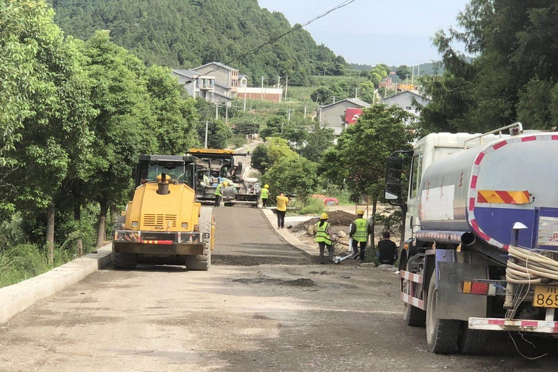 路橋集團(tuán)搶晴天、戰(zhàn)雨天、斗夜間  全力以赴推進(jìn)國道347項(xiàng)目建設(shè)